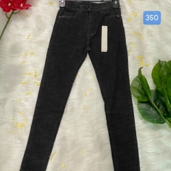 Quần jeans nữ màu đen